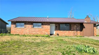 906 14th Street, Rogers, AR 72756