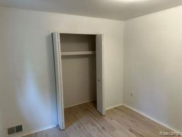 14758 Gulley Street, Taylor, MI 48180
