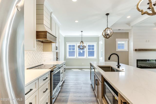 230 NE 38th Street, Oak Island, NC 28465