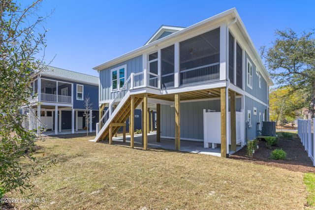 230 NE 38th Street, Oak Island, NC 28465