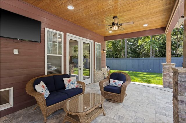 218 Riverlake Road, Fair Play, SC 29643