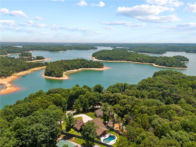218 Riverlake Road, Fair Play, SC 29643