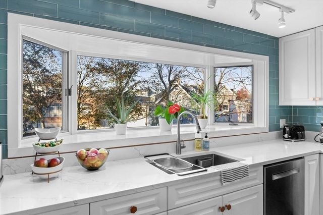 23 Ashland St 23, Watertown, MA 02472