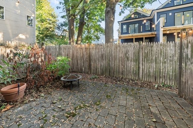 23 Ashland St 23, Watertown, MA 02472