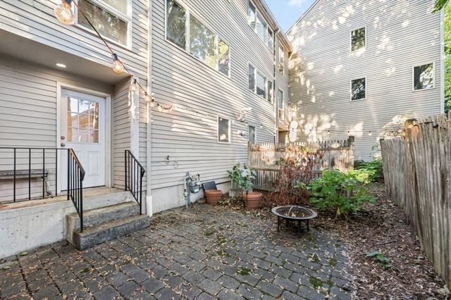 23 Ashland St 23, Watertown, MA 02472