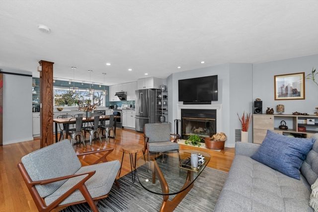 23 Ashland St 23, Watertown, MA 02472