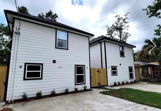 8217 Crestview Drive A, Houston, TX 77028