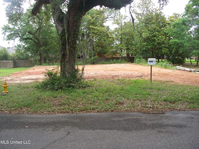2157 Harmanson Vue, Biloxi, MS 39531