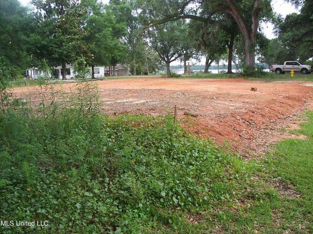 2157 Harmanson Vue, Biloxi, MS 39531