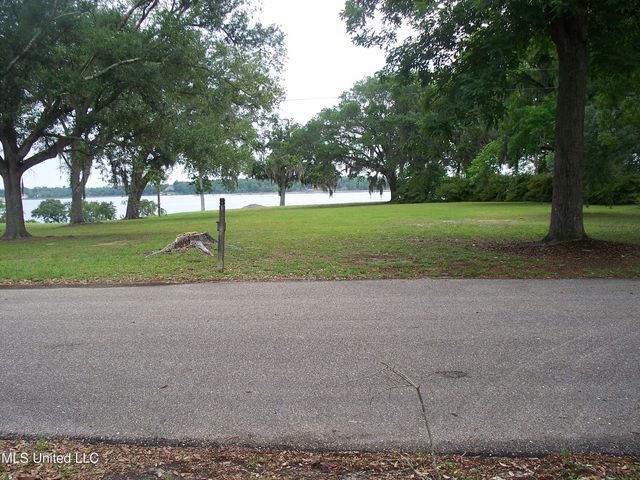 2157 Harmanson Vue, Biloxi, MS 39531