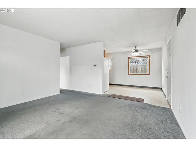 12130 Se REEDWAY St, Portland, OR 97266