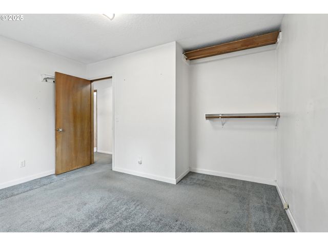 12130 Se REEDWAY St, Portland, OR 97266