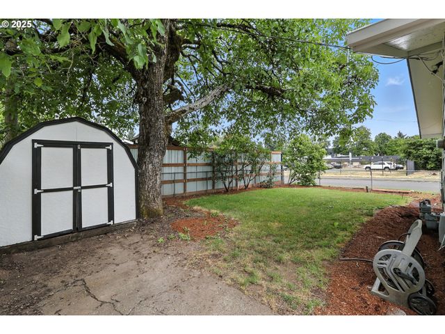 12130 Se REEDWAY St, Portland, OR 97266