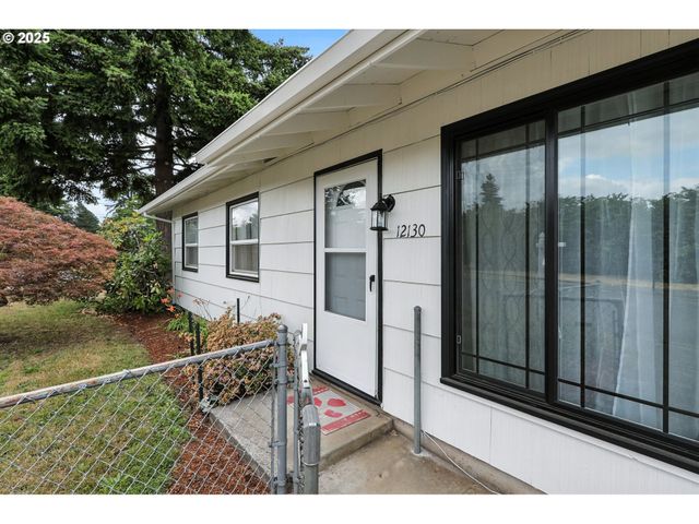 12130 Se REEDWAY St, Portland, OR 97266