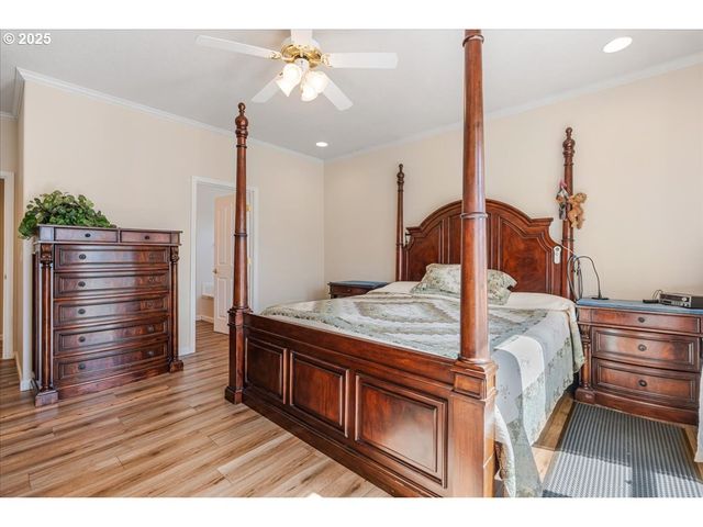 1615 Nw SISTERS Ct, Salem, OR 97304