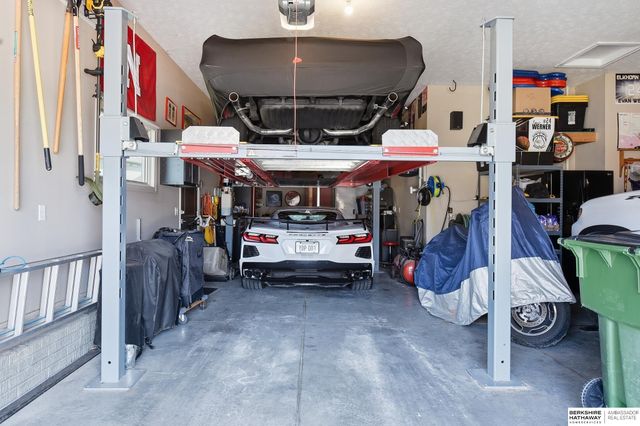 1901 S 220th Avenue, Elkhorn, NE 68022