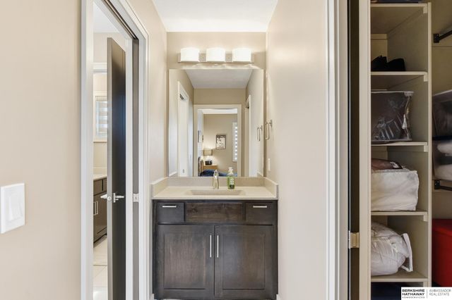 1901 S 220th Avenue, Elkhorn, NE 68022