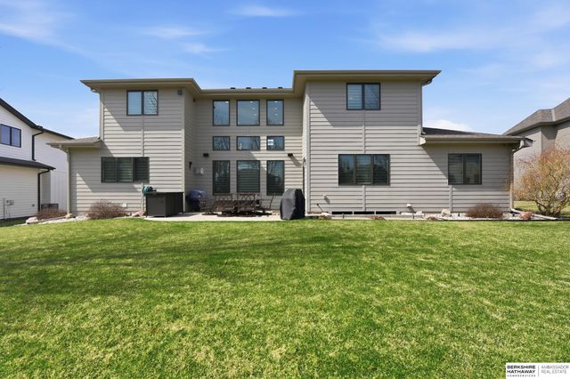 1901 S 220th Avenue, Elkhorn, NE 68022