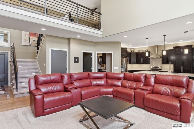 1901 S 220th Avenue, Elkhorn, NE 68022