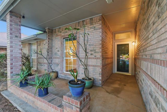 500 Gyrfalcon Drive, Norman, OK 73072