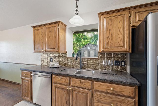 500 Gyrfalcon Drive, Norman, OK 73072