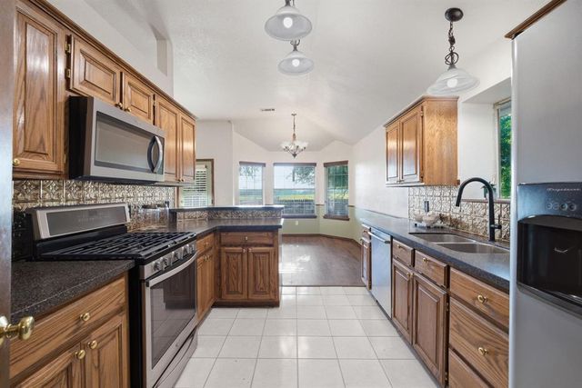 500 Gyrfalcon Drive, Norman, OK 73072