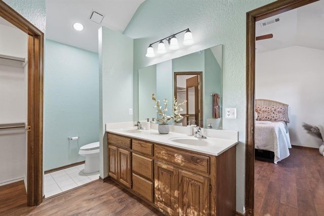 500 Gyrfalcon Drive, Norman, OK 73072