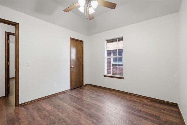 500 Gyrfalcon Drive, Norman, OK 73072