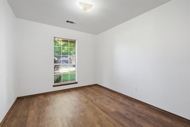 500 Gyrfalcon Drive, Norman, OK 73072