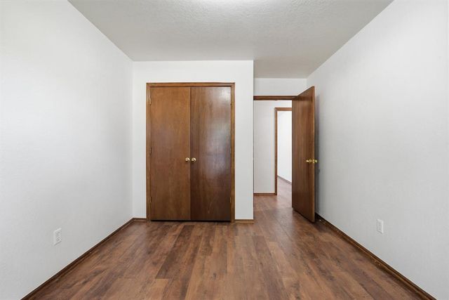 500 Gyrfalcon Drive, Norman, OK 73072