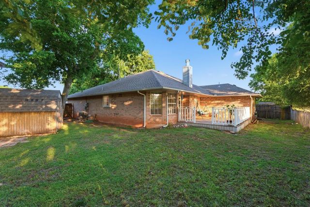 500 Gyrfalcon Drive, Norman, OK 73072