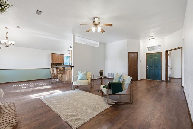 500 Gyrfalcon Drive, Norman, OK 73072