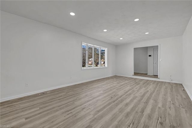 225 Telford DR, Newport News, VA 23602