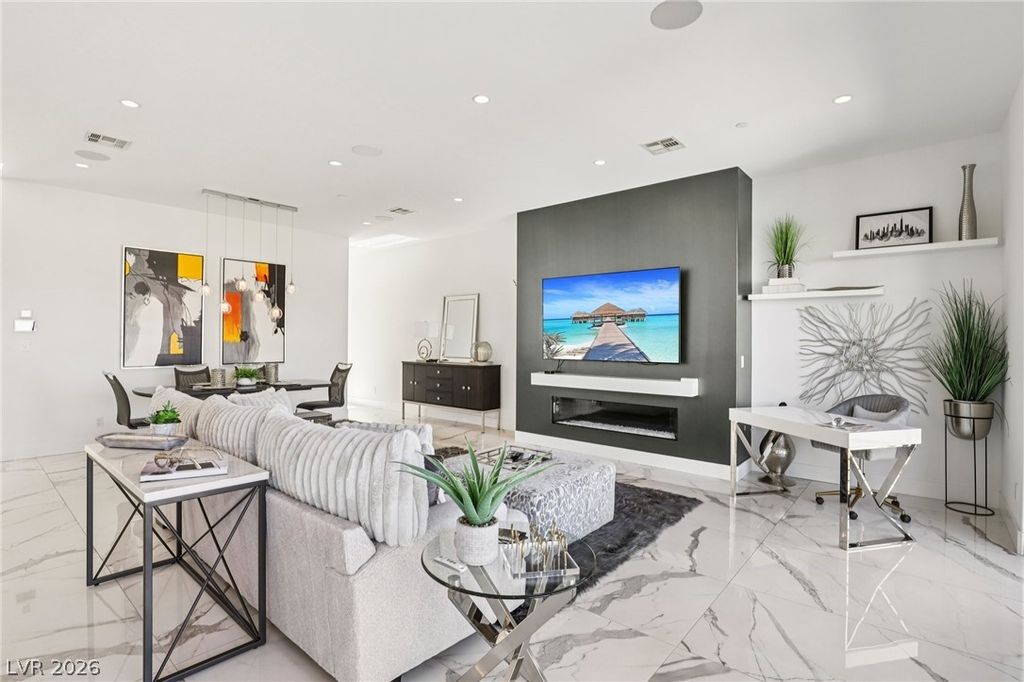 Image 11 of property listing at 426 Tranquil Peak Court, Henderson, NV 89012