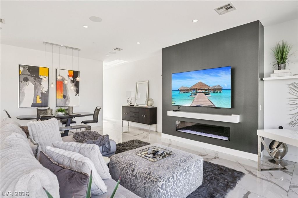 Image 12 of property listing at 426 Tranquil Peak Court, Henderson, NV 89012