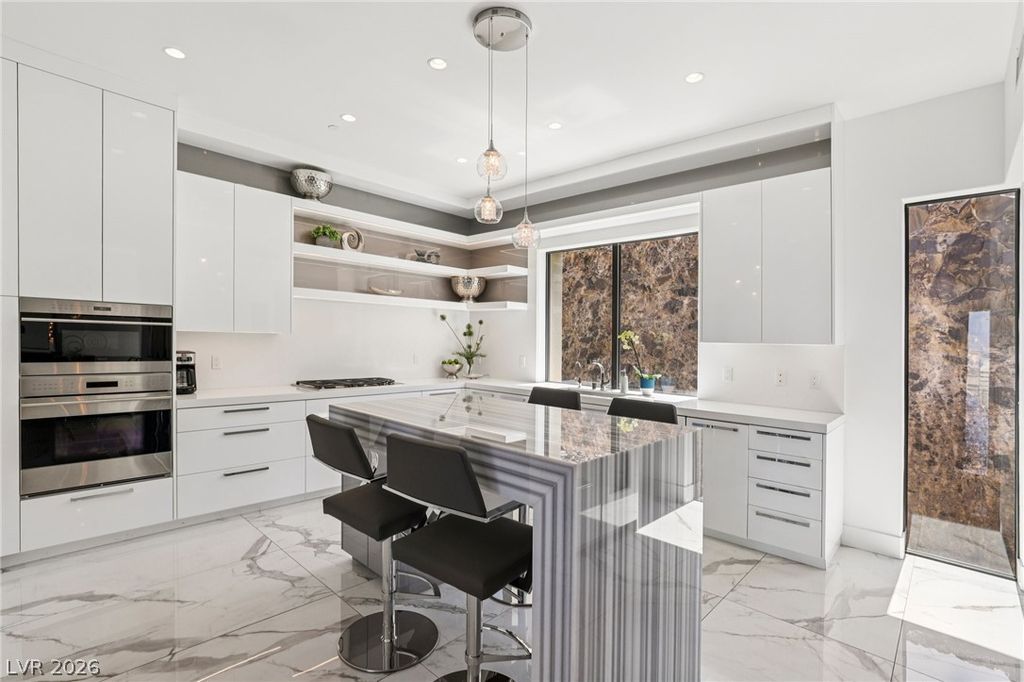 Image 24 of property listing at 426 Tranquil Peak Court, Henderson, NV 89012