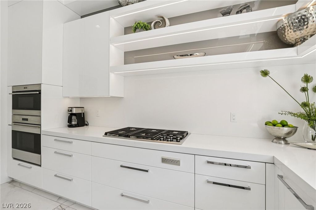 Image 29 of property listing at 426 Tranquil Peak Court, Henderson, NV 89012