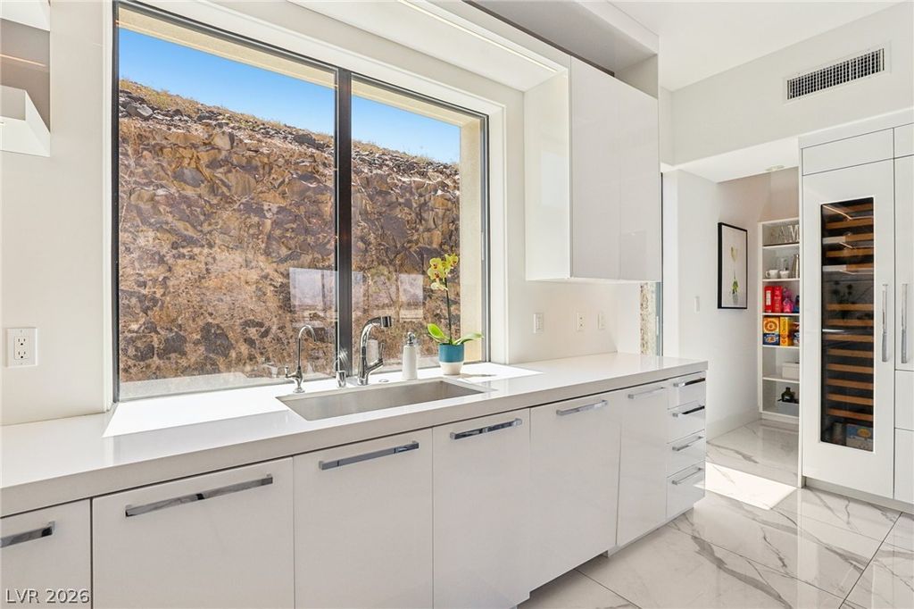 Image 30 of property listing at 426 Tranquil Peak Court, Henderson, NV 89012