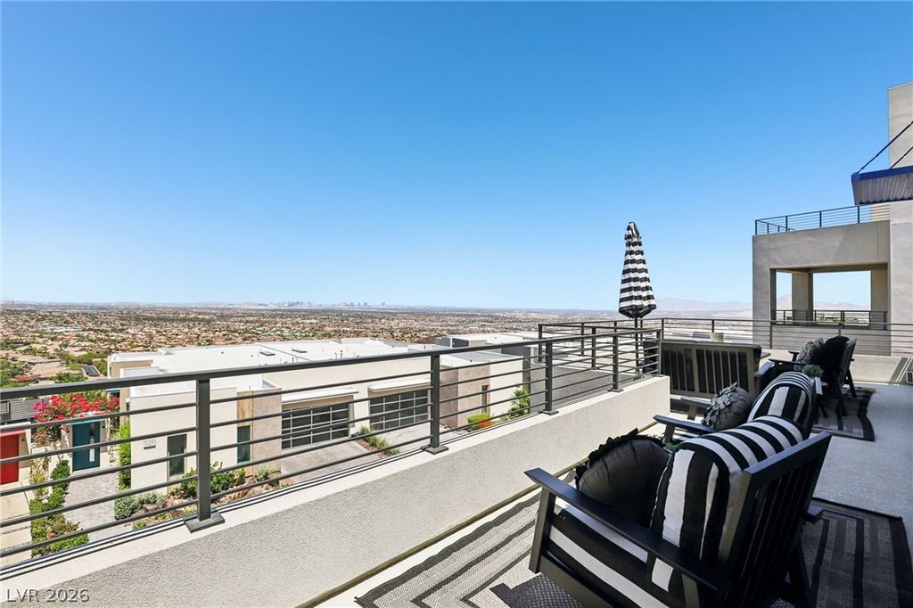 Image 39 of property listing at 426 Tranquil Peak Court, Henderson, NV 89012