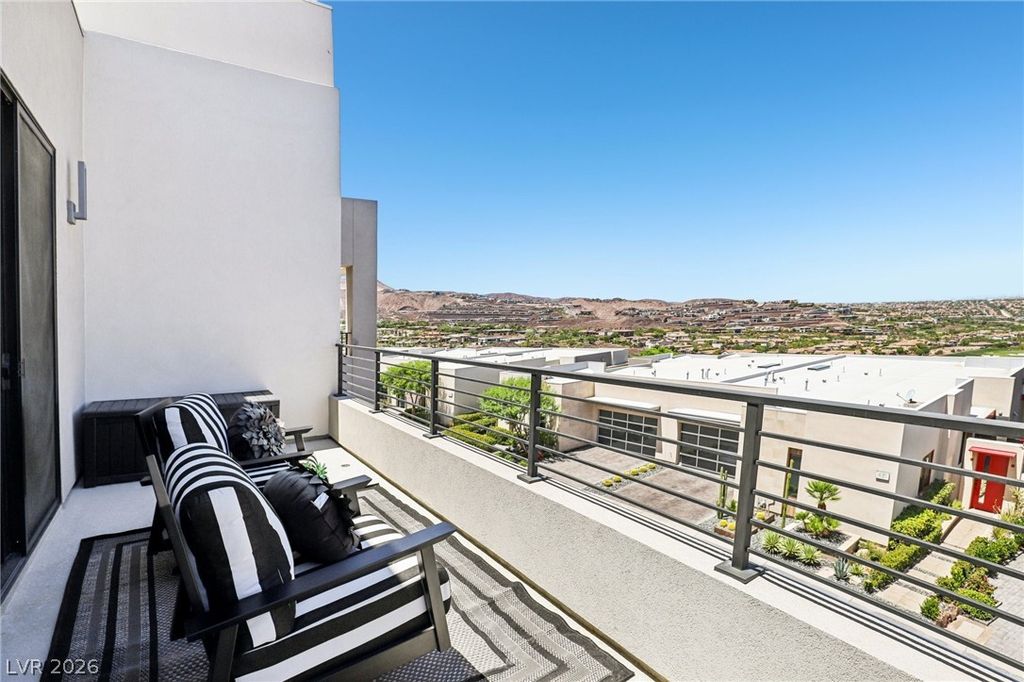 Image 41 of property listing at 426 Tranquil Peak Court, Henderson, NV 89012