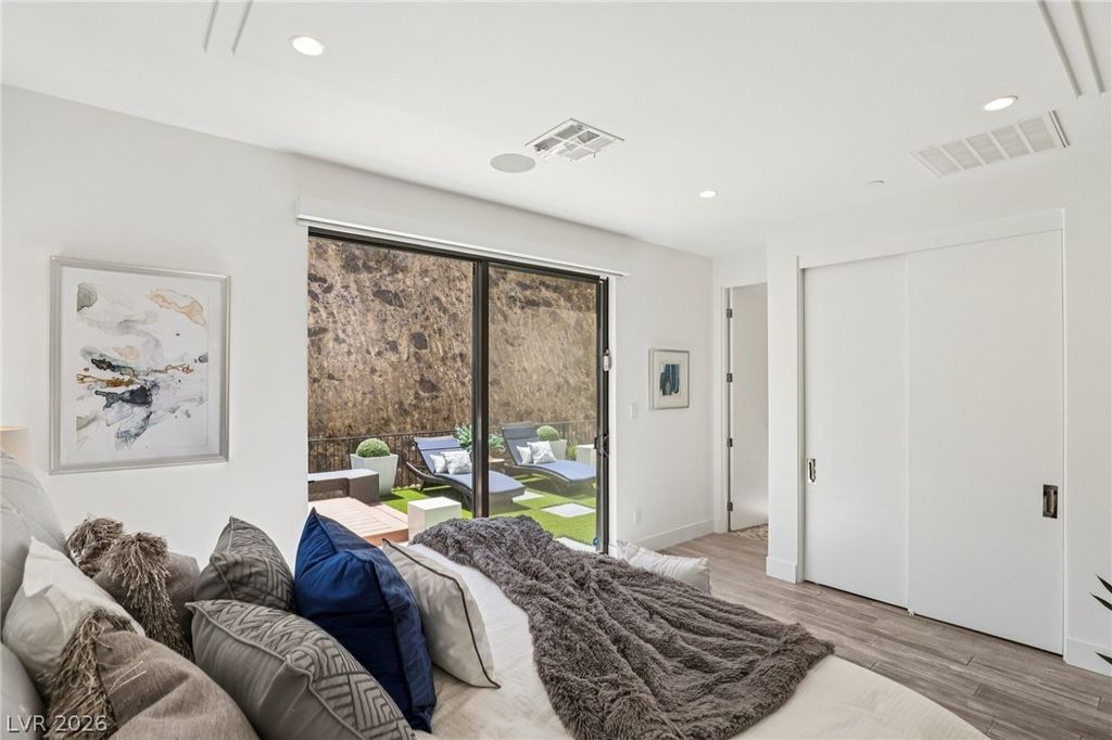 Image 55 of property listing at 426 Tranquil Peak Court, Henderson, NV 89012