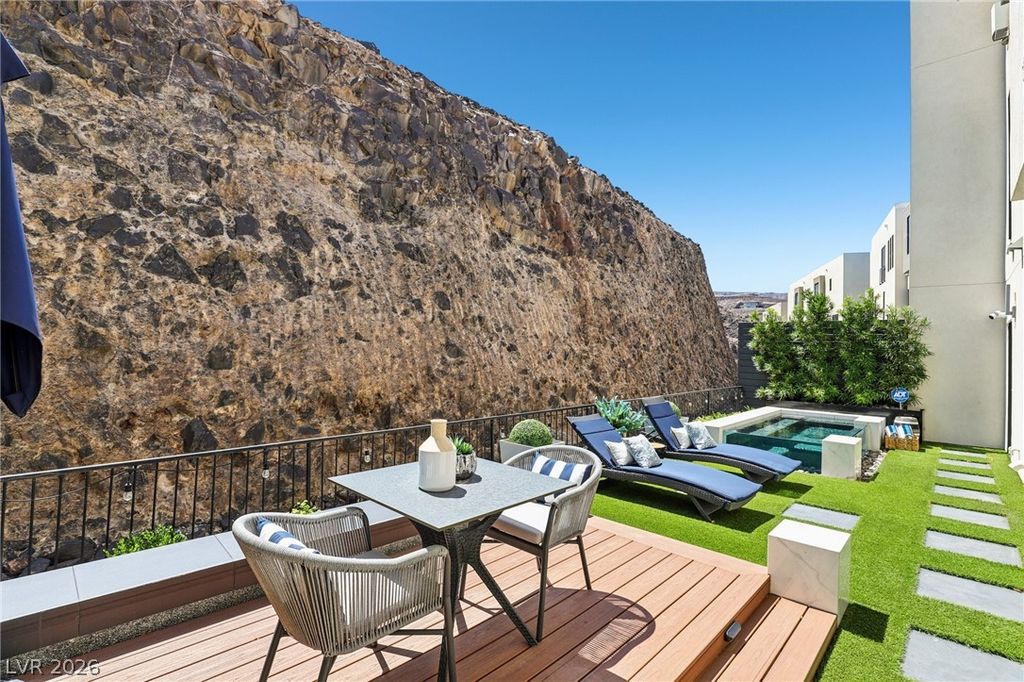 Image 56 of property listing at 426 Tranquil Peak Court, Henderson, NV 89012