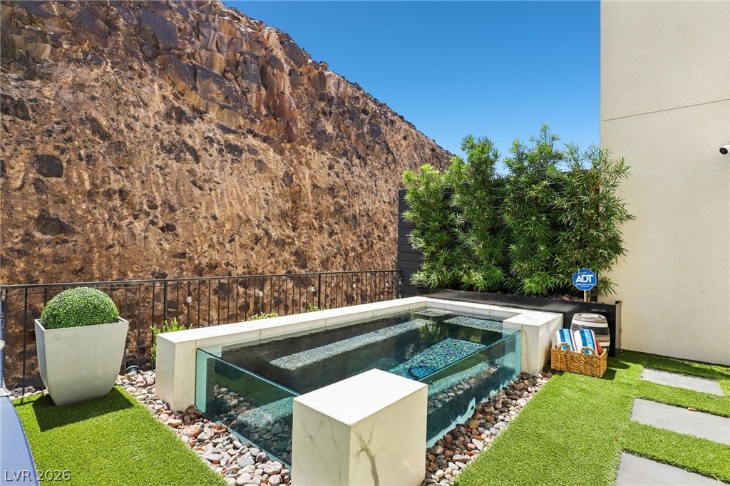 Image 57 of property listing at 426 Tranquil Peak Court, Henderson, NV 89012