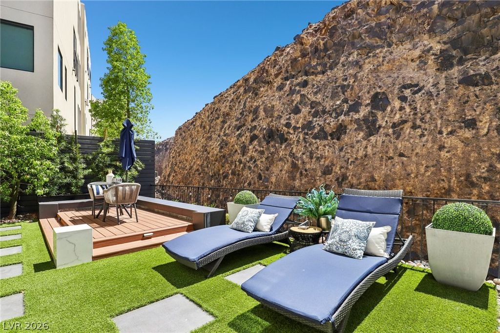 Image 58 of property listing at 426 Tranquil Peak Court, Henderson, NV 89012