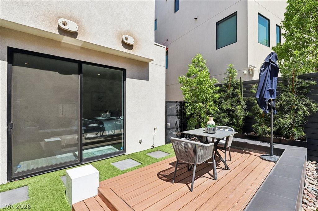 Image 60 of property listing at 426 Tranquil Peak Court, Henderson, NV 89012