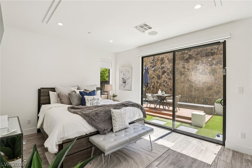 Image 61 of property listing at 426 Tranquil Peak Court, Henderson, NV 89012