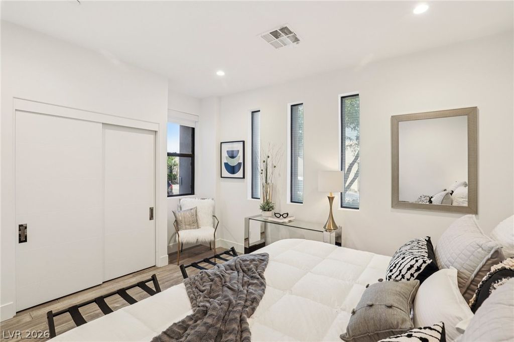 Image 65 of property listing at 426 Tranquil Peak Court, Henderson, NV 89012