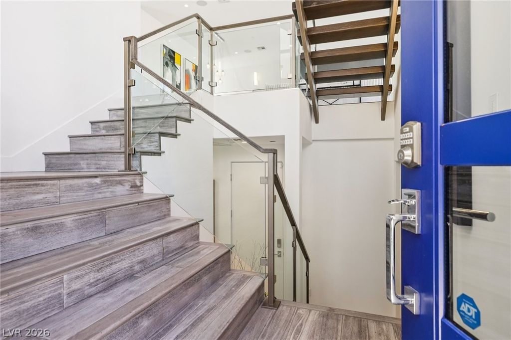 Image 7 of property listing at 426 Tranquil Peak Court, Henderson, NV 89012