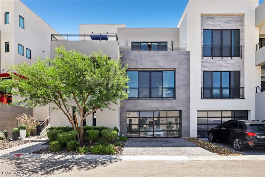 Image 72 of property listing at 426 Tranquil Peak Court, Henderson, NV 89012