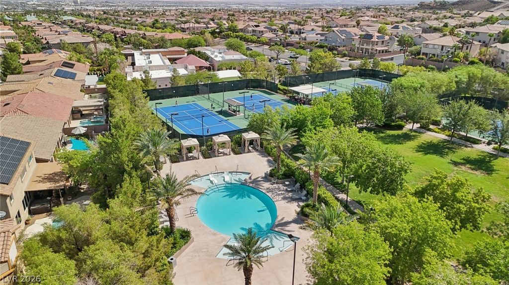 Image 76 of property listing at 426 Tranquil Peak Court, Henderson, NV 89012
